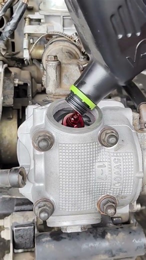 mechanical tricks for filling engine oil #tutorial