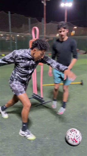 This kind of playful maneuvering is what will allow you to score a comfortable goal 👌🏻