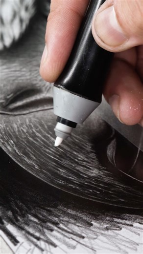 Detailing the Eagle’s Beak✏️ Sharp and Precise!