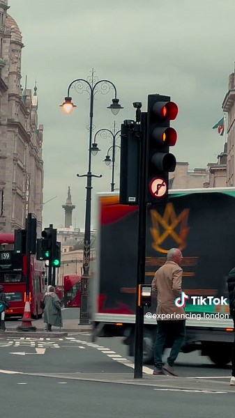 Bustling Streets of Central London Ambience and Traffic Sounds