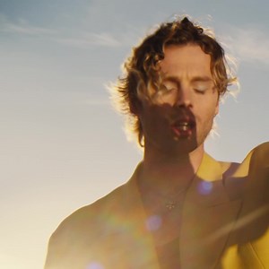 44K views · 22K reactions | #COMPLETEMESS is out everywhere  https://5SOS.lnk.to/CompleteMessFA | 5 Seconds of Summer | Facebook