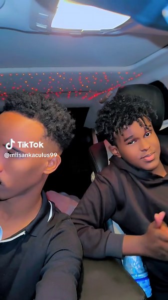 Axyaa Hees by Naasir Bakaari Official