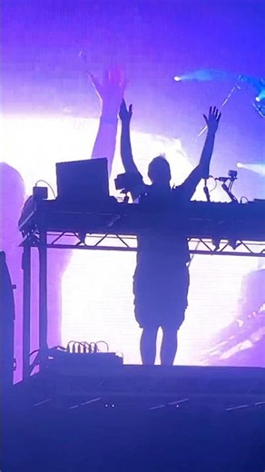 Fatboy Slim makes Brighton 2026 go WILD with BREATHE🔥 #fatboyslim #brightonbeach #brighton