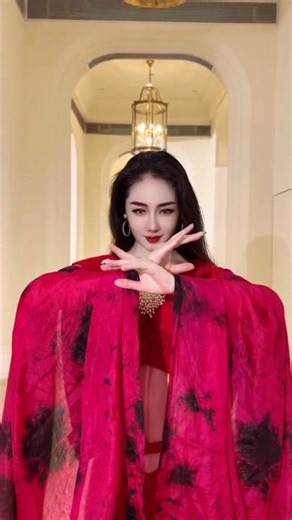 East Meets East: A Chinese Dancer’s Belly Dance Magic! ✨