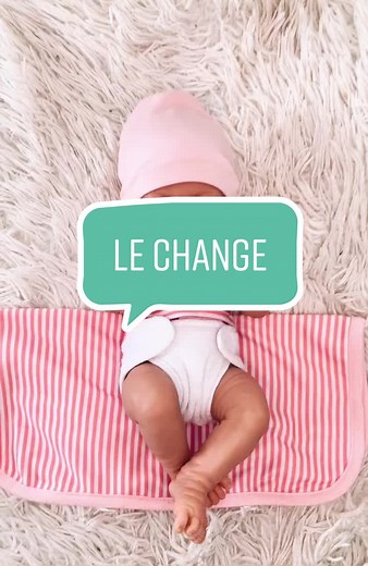 Voici comment réaliser le change de bébé ! ☺️ Rappelons de ne jamais laisser bébé seul sur une table à langer ❗️#pourtoi #enfants #foryou #ap #change