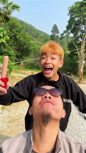 thử thách không cười voi nothing câu chuyenke ve cách chia se de an vai kẹo cầu vong xúc xích ot cay