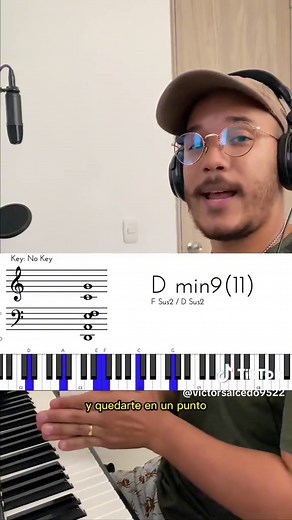 Cuando quieres hacer cromatismo y no sabes como o solamente mueves el bajo (? Aplica este recurso para darle mas movimiento y color a tus progresiones.✌🏼🎹 #Viral #PianoTips #Tutorial #pro #Music #homestudio
