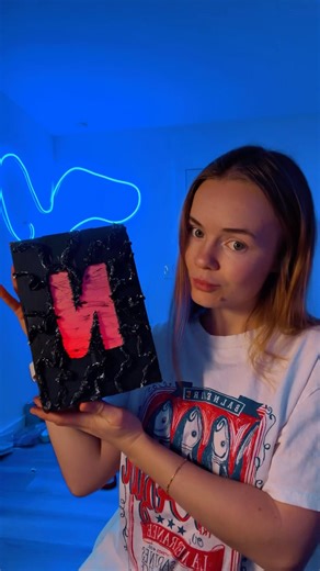 DIY Netflix gate lamp ✨￼