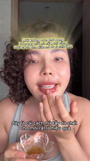 Môi khô, nứt nẻ, nhăn nhiều đừng vội nản, đây là 2 phút tẩy da chết đúng cách, môi mềm, mịn giảm bong tróc và ăn son hơn rất nhiều.#trinh #yhealing #spagovap #spabaclieu #moi