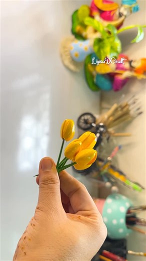 Lipsa D Craft on Instagram: "Diy Pista Shells Mini Tulip Planter Craft Ideas#instareels #reelsinstagram #viral #trending #trendingreels #diy #reels #art #instagood #instagram @lipsadcraft"