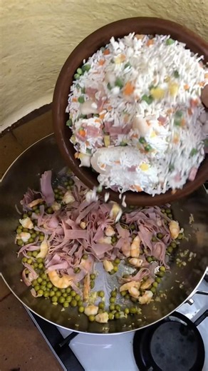 Así es como hemos mejorado un arroz 3 delicias congelado🍚🤤