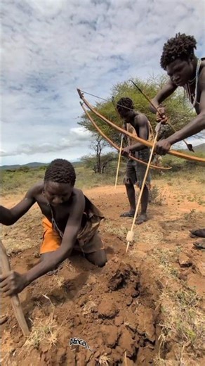 Hunting for Food in Hadzab जंगल में खाने की असली लड़ाई The Real Fight for Food in the Jungle #africa