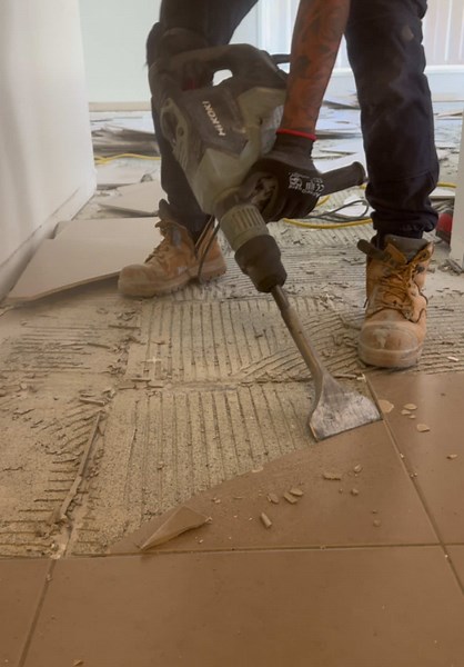 Remove tiles #removetiles #lyp #hybrid #contractions #viralvideo #flooringbrisbane #viralvideo #flooringbrisbane #flooring