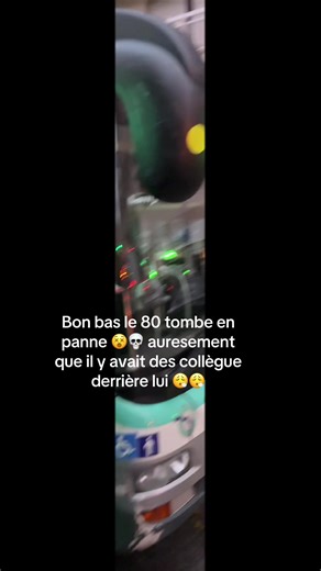 #bus #ratp #bus80 en claire je vous explique j’arrive à Mairi du 18eme pour prendre mon bus pour aller à l’école et là je voit le première 80 que je doit prendre tomber en panne j’ai vraiment eu de la chance que il y’a avait 2 de ces collègue juste derrière lui 🥰😮‍💨