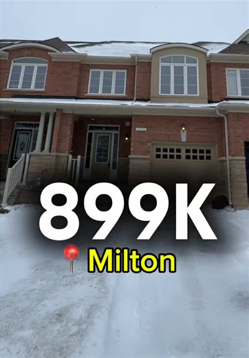 Here’s what $899,000 gets you in Milton 🏡 A spacious 4-bedroom, 4-bathroom townhouse with 9-ft ceilings on the main floor and a finished basement. Features include a fully upgraded kitchen, hardwood flooring on the main level, and a layout ideal for families. The finished basement includes a bedroom and bathroom, perfect for guests or extra living space. Amazing location — walking distance to Milton Hospital, close to top-rated schools, parks, Milton GO Station, and Highway 401. Sellers are off