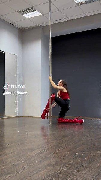 Mastering Exo-Combo Moves in Pole Dancing