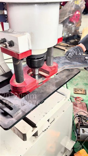 Double the efficiency by forming holes with one press. Quick punching to lift the production line