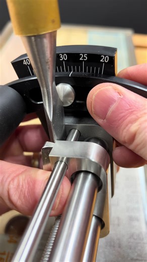 We’ve been road testing the Axminster Professional Honing Guide, with a quick primary bevel regrind, then a secondary bevel in just a few minutes. Super stable, accurate, and consistent - and good for those without a full sharpening system setup. Check out the full review in our online school blog 👉🏻 link in bio. Want to win this exact guide? Create a free account in our online school and head to the pinned post in the community feed for details. Open to UK members only, no purchase necessary.