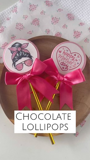 Super easy chocolate lollipops 🍫🍭I used a 2.5” edible image It fits plain lolly mold sku m011 on my website .Easy treat idea that’s looks amazing 🤩 #chocolate #candymelts #chocolatelollipops #treatmaker #customtreats | Christine's Molds