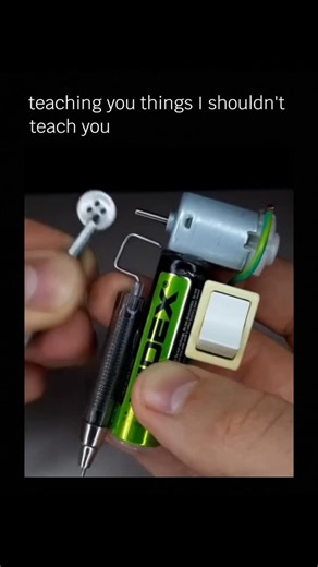 Macha Schiavone • Traditional Tattoo on Instagram: "@teachingyouthingsx People have always experimented with homemade tattoo machines, mostly out of curiosity and DIY culture rather than professionalism. The idea usually comes from trying to recreate the basic concept of a real machine: something that creates rapid, controlled needle movement to deposit ink into the skin. What’s often misunderstood is how precise real tattoo machines actually are. They’re engineered to control depth, speed, and