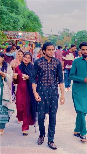 Aye Haye 😉 #viral #publicreaction #publicreactin