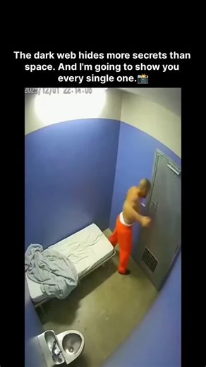 @dark.web.library on Instagram: "Just @dark.web.library 日本利用压电瓷砖将脚步转化为电能。这些瓷砖捕捉来自你脚步的动能。当你行走时，你的重量和动作会对瓷砖产生压力。瓷砖会轻微弯曲，从而产生机械应力。瓷砖内部的压电材料将这种应力转化为电能。每一步都会产生少量电荷，而数百万步结合在一起就能产生足够的电力来驱动 LED 灯、数字显示屏和传感器。在像涩谷车站这样繁忙的地方，每天大约有 240 万个脚步为这一系统作出贡献。这些电能可以被储存或立即使用，从而减少对传统电力来源的依赖，并支持可持续的城市基础设施。这种方法将日常运动转化为实用的可再生能源 #日本 #知识 #事实 #你知道吗 #推荐 #科技 #创新 #历史 #技术 ..."