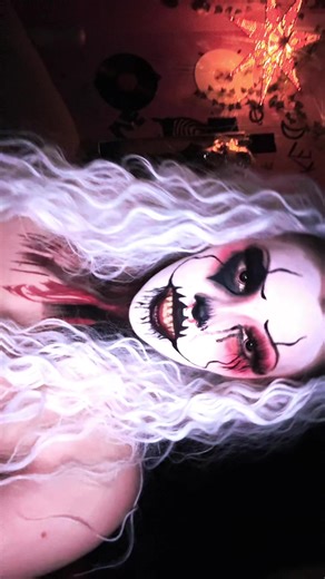 dizzy.the.clownn (@dizzy.the.clownn)’s videos with original sound - hunter._.guitar