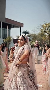 35K views · 568 reactions | Shot by WeddingSutra Favorite Dipak Studios Wedding Photography, bride Pragya's entry made heads turn with her charming moves on 'Sau Aasman'! Video Courtesy: Dipak Studios Wedding Photography (Delhi NCR) #bridalentry #bridalentrydance #bridalentryideas #delhiweddingphotographer #delhiweddingvideographer #weddingsutra #bridalentries #brideperformance | WeddingSutra | Facebook