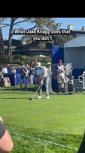 This key difference🔑 1️⃣ You swing harder. He swings faster. 2️⃣ How? 3️⃣ Watch again and pay attention to the timing of his release. #golf #golftips #golfswing #swingvaultgolf