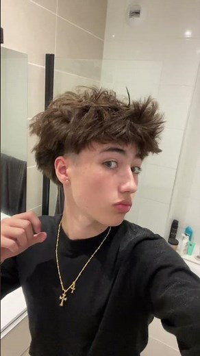 Achieve fluffy hair: a simple hair styling tutorial#fluffyhair #hairhacks #hairtutorial