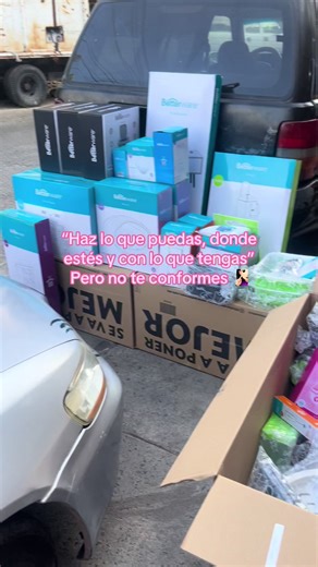 Recibiendo Pedidos de Betterware en la Calle