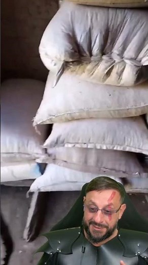 Using a boa constrictor to control rodents on the farm #animals #smartanimals #biologist