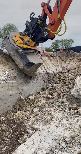 #fyp #foryoupage #foryou #hitachi #engcon #excvationlife #diggers
