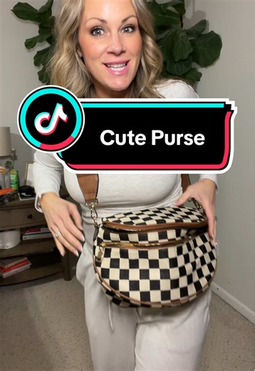 This purse is so cute and somehow holds so much 🤍✨ Perfect for everyday use when you want style and space. One of those bags that fits everything without looking bulky! #TikTokShopCreatorPicks #tiktokshopholidayhaul #everydaypurse #bagfinds #fashionaccessories