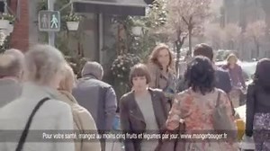 Kinder vous invite à découvrir la nouvelle publicité Kinder Maxi qui sera diffusée sur vos écrans de télévision dès aujourd’hui! On y retrouve une jeune femme qui rentre chez elle après une journée bien remplie et s’accorde une petite pause plaisir pour se détendre. Grâce à son tendre chocolat Kinder et son cœur au lait fondant, Kinder MAXI lui procure alors un plaisir unique qui la transporte sur un nuage de douceur… Kinder MAXI, Un MAXImum de douceur dans une petite tablette. | Kinder