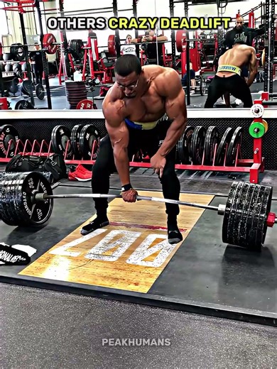 Normal skill VS King of crazy deadlifts