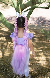 Here’s a quick video of how I created the tail for our unicorn costume! I used kanekalon hair extensions from Amazon, you can find them by clicking the link in my bio💕 | Hair To Dream