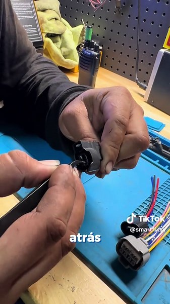 Paso a paso para reparar pines de conectores