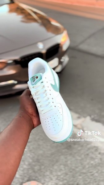 Nike Air Force One Availability and Sizes