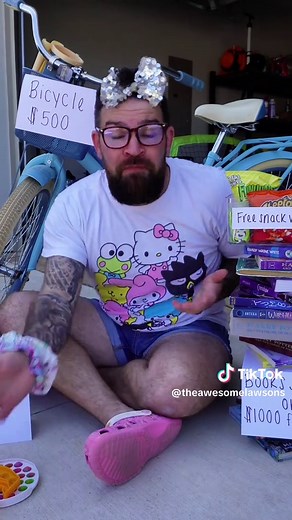 Hilarious Yard Sale Pranks by The Awesome Lawsons Family