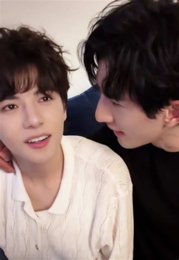 now you know who actually does all the chores. Elio doesn't have to do a single thing—his only job is to be cute.🙂‍↕️😭😭 #DoubleHelix #AydenSng #LyuSitong #双程 #fyp