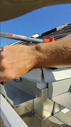 How I install an outside miter on 5” gutter #gutters #gutterinstallation #construction #howto