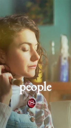 Watch Rhonda as she shares her secrets on how to manifest abundant wealth and attract plenty of money into your life. Discover the power of aligning your thoughts and beliefs with financial abundance. Ready to transform your financial mindset? Use the powerful tools in The Secret to Money App to change your thinking: https://visit.thesecret.tv/Money-App. What’s your top tip for attracting wealth? Share your strategies in the comments below! 👇 #RhondaByrne #TheSecret #lawofattraction #loa #visua