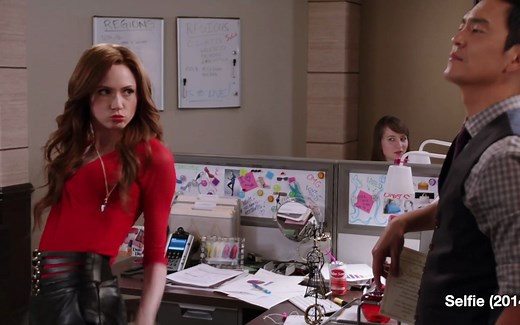 凯伦·吉兰跳舞 | Karen Gillan dances - 银河护卫队 | 再造淑女 | 勇敢者游戏：决战丛林 | 泡泡剧组 | 双重躯体