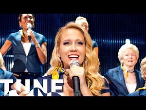 The Barden Bellas’ Ultimate Final Performance “Flashlight” | Pitch Perfect 2 | TUNE Musical Moments