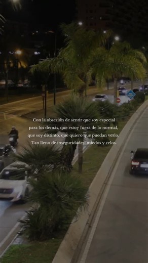 Poemas cortos | Poesías cortas | by Visionary on Instagram: "Tan lleno de inseguridades. #poemascortos #poemas #poemasescritos #frasesypoemas #poemasenespañol"