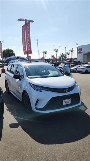 2026 Toyota Sienna XSE Interior Review and Features