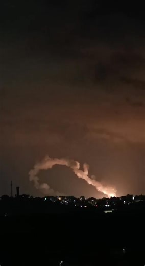 🚨 ⚡️ #Urgent | Un coup direct d’un missile iranien sur Tel-Aviv en Israël ⚠️ À cause des r£strictions, Bilow Média a créé une Nouvelle Page, Abonnez-Vous : Le Monde Multipolaire | Telegram ➡️ https://t.me/BilowMedia1 | Le Monde Multipolaire
