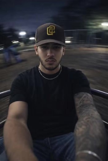 Exploring the Carousel Trend: How to Create Engaging Videos