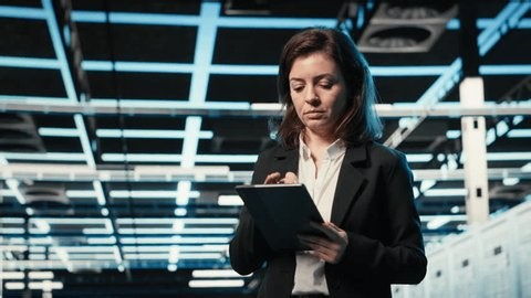 clip-4006203131-monitoring-systems-tablet-programmer-data-center-used